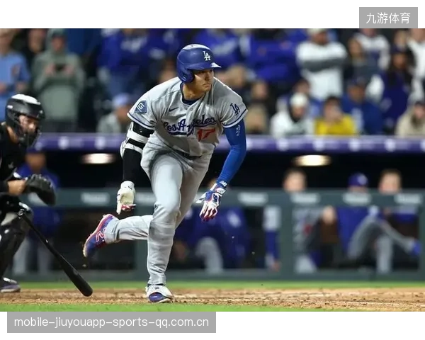 MLB外场天才防守化解了对手多次进攻
